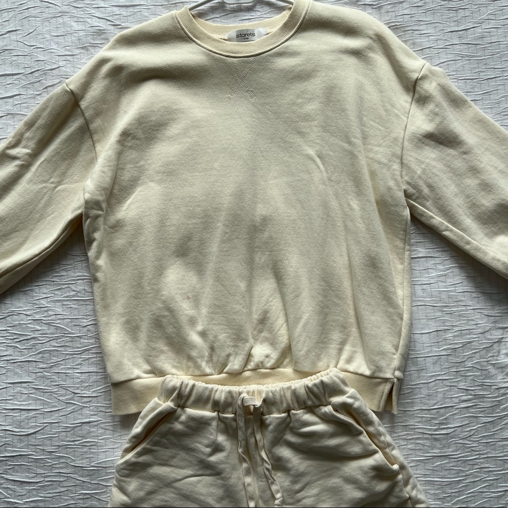 Storets cream sweatshirt and short set
